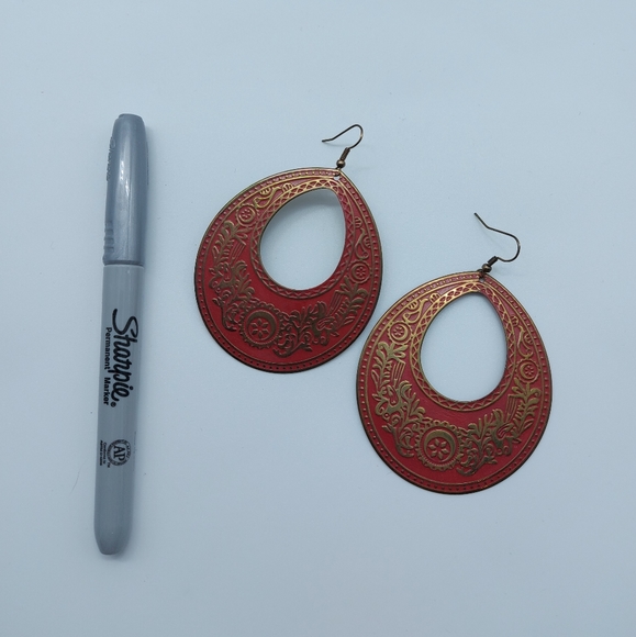 ⭐2 for $10⭐ Red gold earring - Picture 3 of 3